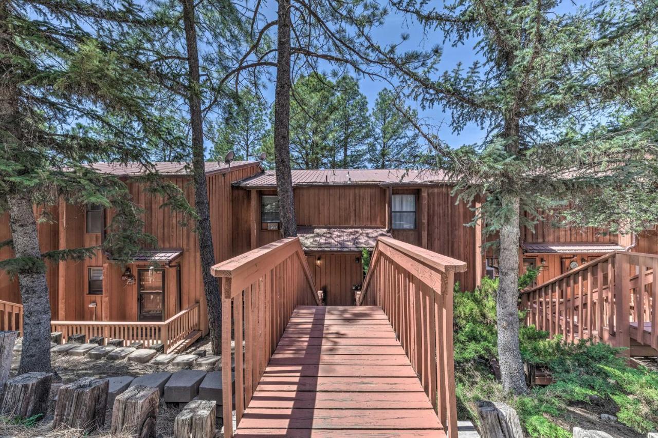 Forested Ruidoso Condo With Deck And Fireplace! Exterior photo