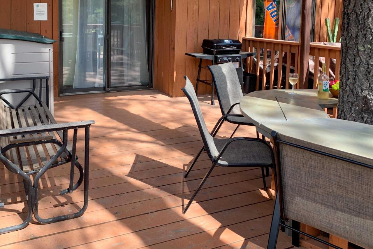 Forested Ruidoso Condo With Deck And Fireplace! Exterior photo